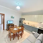 Floor 1 Διαμέρισμα *