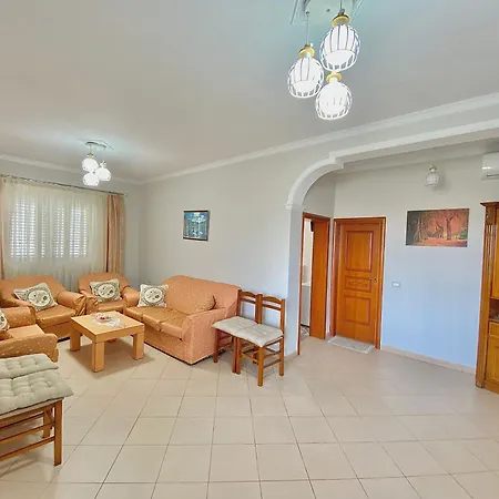 Floor 1 Апартаменты *